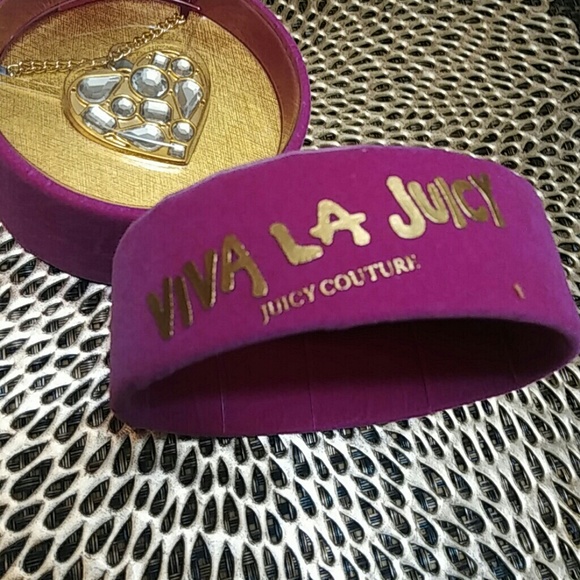 Viva La Juicy Solid Perfume Necklace - Picture 2 of 5